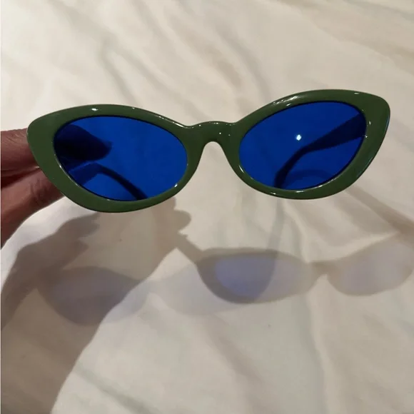 UNIF | Accessories | Unif Green And Blue Retro Sunglasses  display picture 1